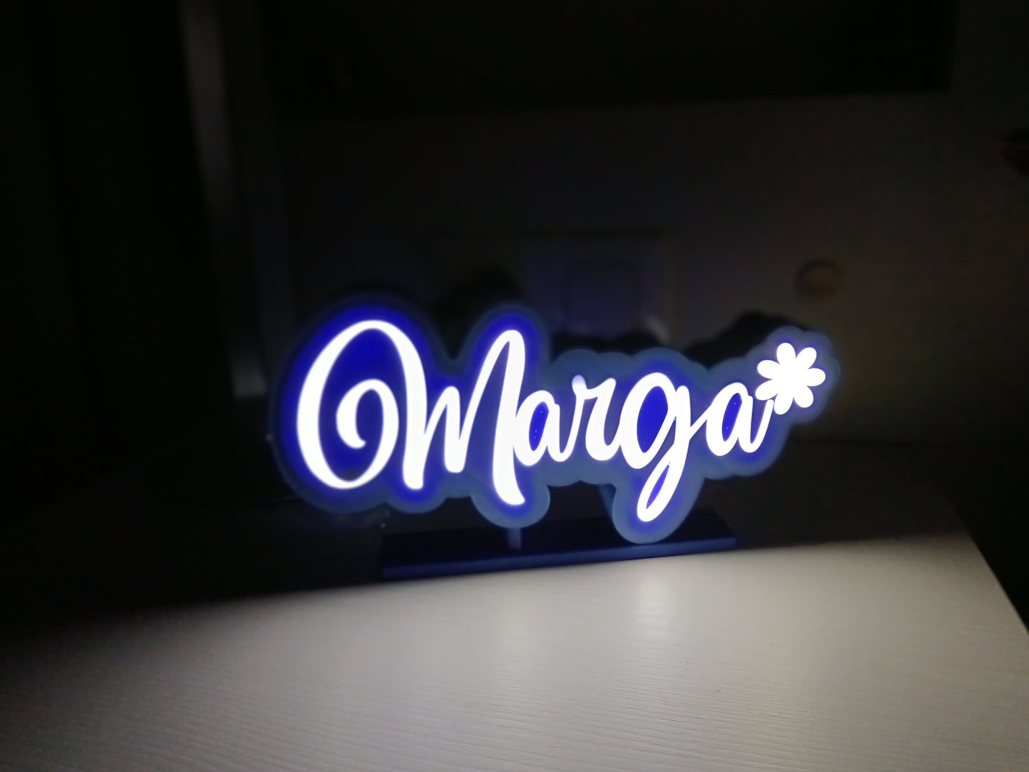 Luminosos personalizados.